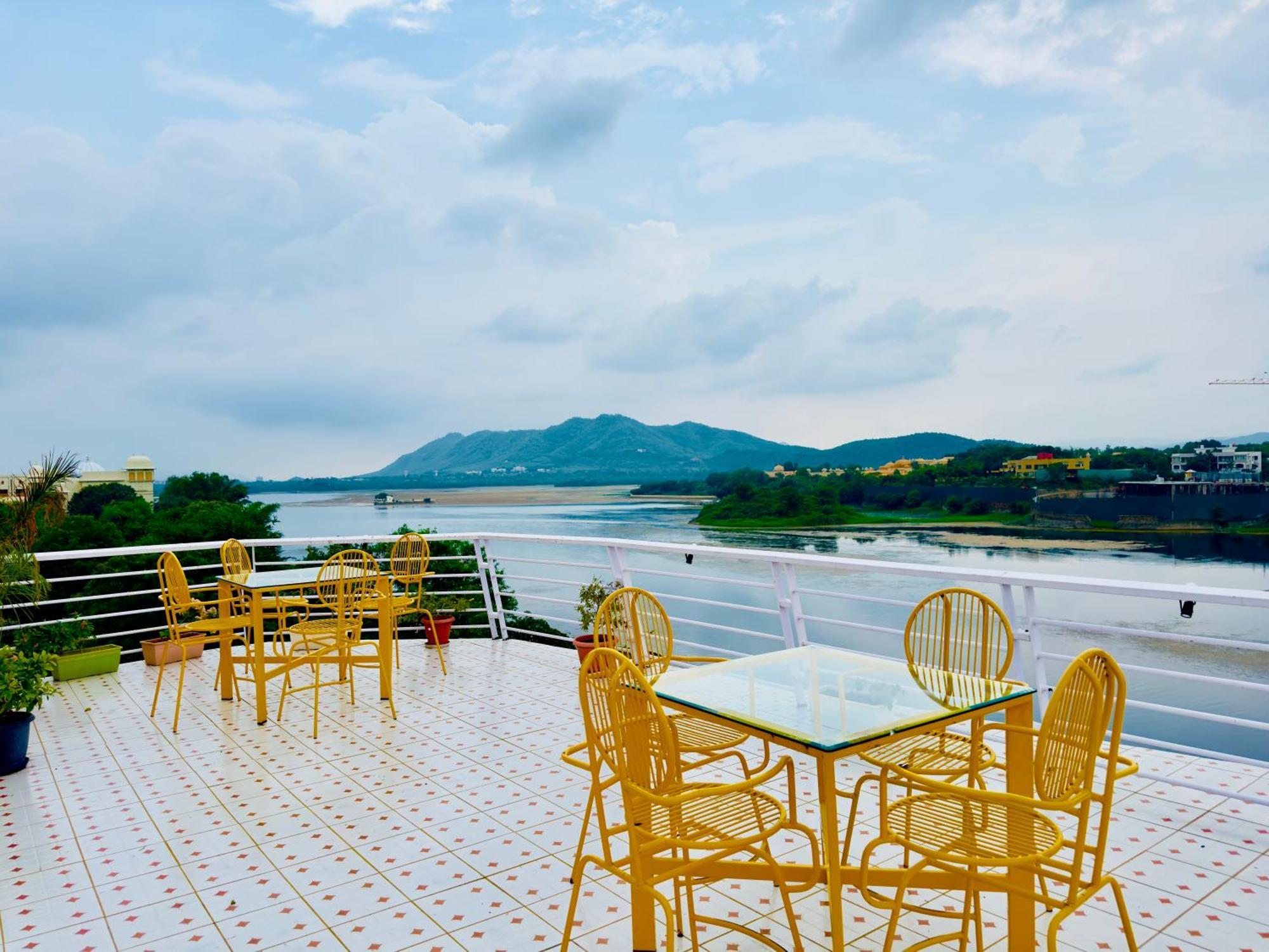 Hotel Jaydurg A Lake Retreat - A Lakeside Hotel - Lakeview Rooftop Cafe - Swimming Pool Udaipur Ngoại thất bức ảnh